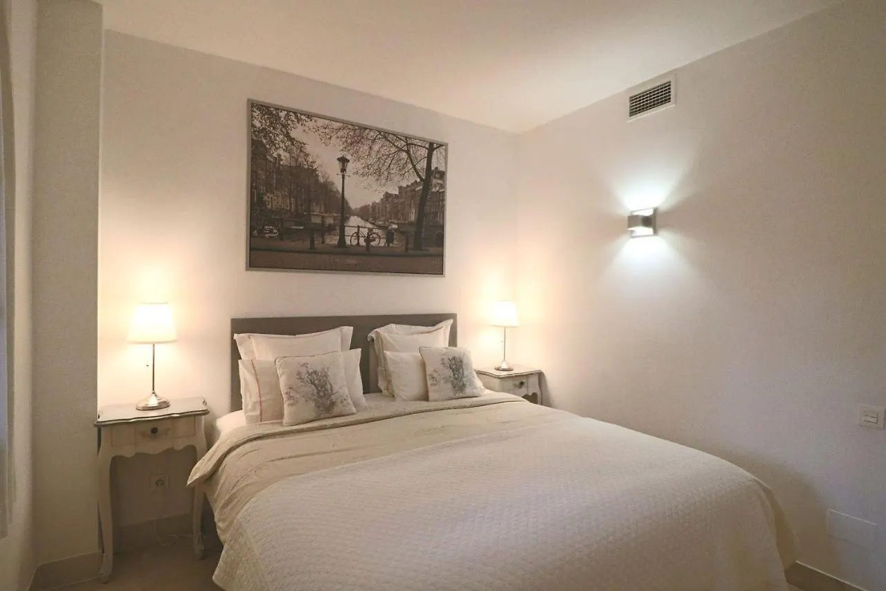 Elegant Apartment In Puerto Banus Marbella