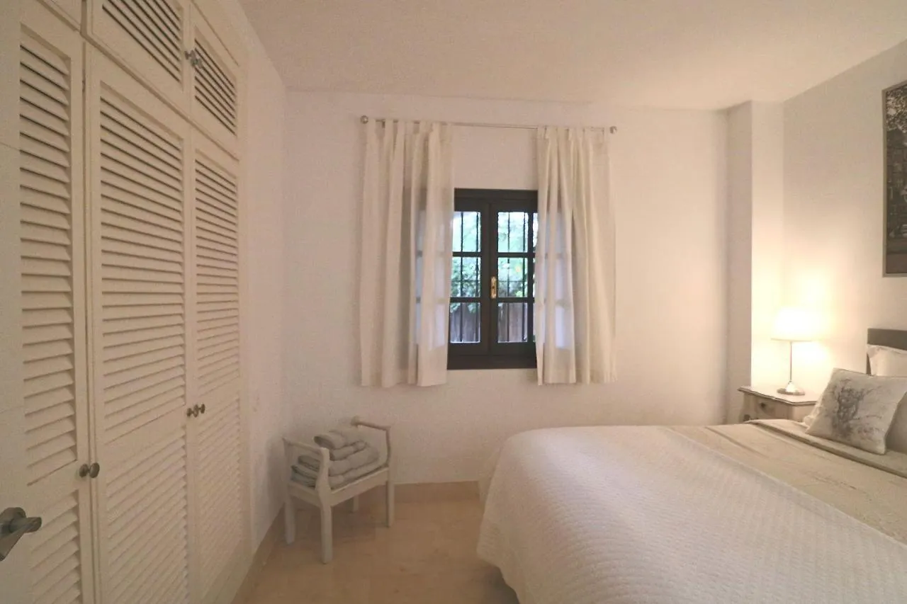 Elegant Apartment In Puerto Banus Marbella