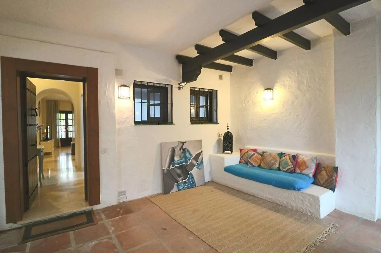 Elegant Apartment In Puerto Banus Marbella